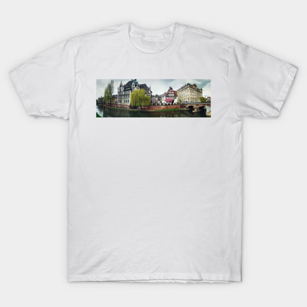 Des Pontonniers panorama T-Shirt by psychoshadow